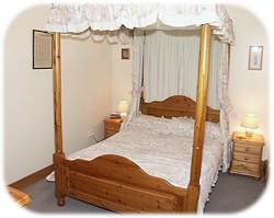 Lake District Cottage with 4 poster bed